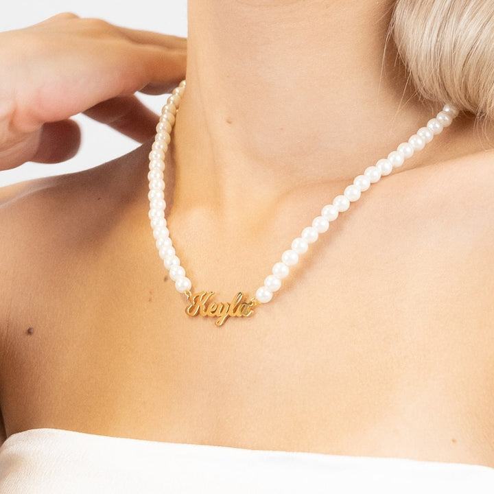 Elegantna ogrlica s imenom Script Pearl